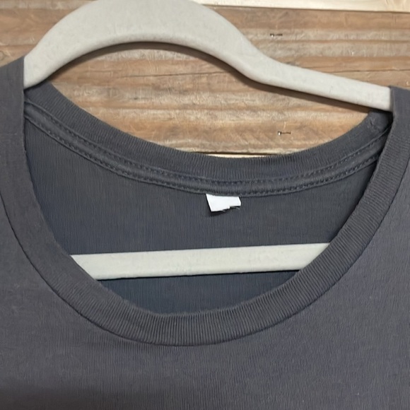 Size Large Rolling Stones Graphic Band Tee with Red Lips and Leopard Tongue - Picture 4 of 5